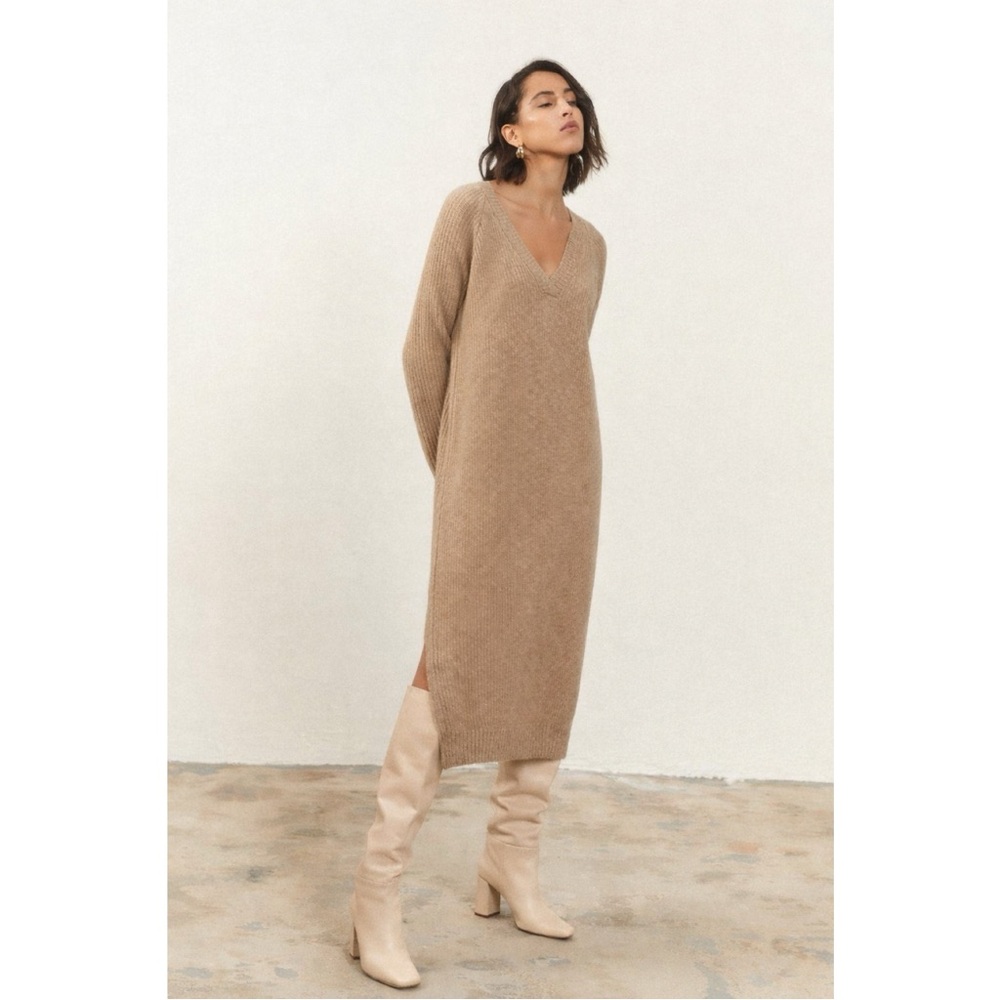 Buru Sadie Knit V-Neck Midi Dress - Picture 1 of 9